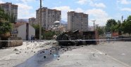 Hafriyat kamyonu devrildi: 1 yaralı