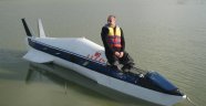 Denizde gidebilen yüksek hızlı araç yaptı köylüler 'füze gördük' ihbarında..
