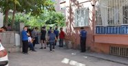 Üçüncü kattan düşen genç kız öldü!