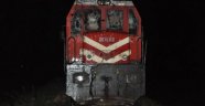Tren otomobile çarptı: 4 ölü, 3 yaralı