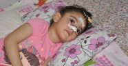 Minik Aslıhan tedavi olup koşacağı günü bekliyor