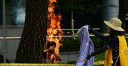 Güney Koreli eylemci Japonya'yı protesto için kendini yaktı