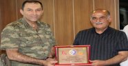 Tümgeneral Akyürek'den Erkoç'a Veda Ziyareti