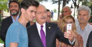 Gencin elleri titreyince selfieyi Kılıçdaroğlu çekti