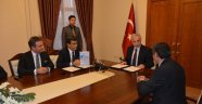 Valilik Toplantı Salonu'nda Protokol İmzalandı