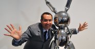 ABD'li sanatçının tavşan heykeli rekor fiyata satıldı