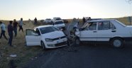 Adıyaman'da iki otomobil kafa kafaya çarpıştı: 5 yaralı