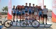Adıyamanlı bisikletçiler Elazığ'da madalyaları topladı