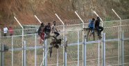 Afrikalı 600 göçmen kaçak olarak İspanya'ya girdi