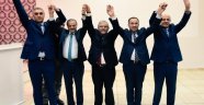 AK Parti-MHP-BBP 'evet' pozu
