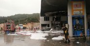 Akaryakıt istasyonuna yıldırım düştü