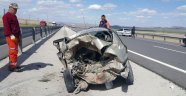 Aksaray'da iki otomobil çarpıştı: 5 yaralı