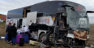 Aksaray'da yolcu otobüsü tıra çarptı: 44 yaralı