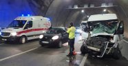 Akyazı tünelinde kaza: 8 yaralı