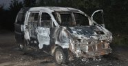 Alev alev yanan minibüs küle döndü