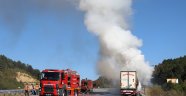 Alev alev yanan yanan tır TEM'i 2 saat kapattı