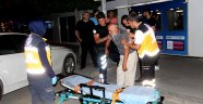 Alkol komasına giren yaşlı adamın yardımına polisler koştu