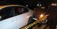 Alkollü sürücü park halindeki lüks otomobile çarptı: 1 yaralı