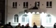 Almanya'da camiye taşlı saldırı