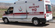 Ambulans ile kamyonet çarpıştı: 3 öğrenci yaralı