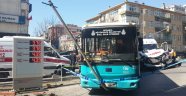 Ambulans özel halk otobüsü ile çarpıştı: 7 yaralı