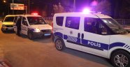Amcasını ve kuzenini pompalı tüfekle yaralayıp kaçtı