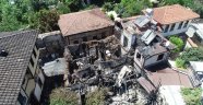Antalya'da 2 katlı ahşap yapı kül oldu
