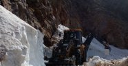 Antalya'da karla kaplı yayla yolları ulaşıma açıldı