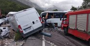 Antalya'da trafik kazası: 1 ölü 15 yaralı
