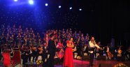 Arabesk şarkılar konseri yoğun ilgi gördü