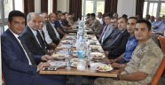 Arguvan İlçe Jandarma Komutanı Yusuf Soy için veda yemeği verildi