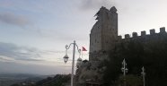 Arnavutluk'ta deprem sonrası 500 yıllık Preza Kalesi'nin duvarları yıkıldı