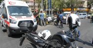 Aydın'da trafik kazası: 2 polis memuru yaralandı