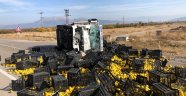 Ayva yüklü kamyon devrildi: 1'i ağır, 5 yaralı