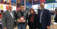 Bakan Kitap Fuarı'nı ziyaret etti