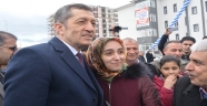 Bakan Selçuk okul açılışına katıldı