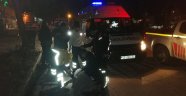 Balıkesir'de otomobil direğe çarptı: 2 yaralı