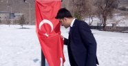 Barış Pınarı Harekatındaki Mehmetçik'e al bayraklı destek