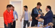 Başarılı güreşçiler ödüllendirildi