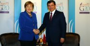 Başbakan Davutoğlu, Merkel ile sığınmacılar ve terörizmi konuştu
