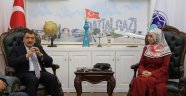 Başkan Gürkan ile Çolak yetimlere yapılan yardımları konuştu