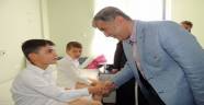 POLAT, SÜNNET OLAN ÇOCUKLARI ZİYARET ETTİ