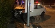 Başkent'te otomobil polis aracına çarptı: 2'si polis 3 yaralı