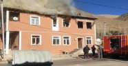 Bayburt'ta bir evde çıkan yangında 3 kişi hayatını kaybetti