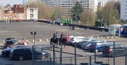 Belçika'da atlı polislerden "korona" denetimi