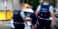 Belçika'da polis 13 yaşındaki çocuğa ters kelepçe taktı