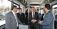 Belediye Başkanı Ahmet Çakır, doğalgazlı otobüsü inceledi