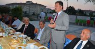 Belediye Başkanı Ahmet Çakır, iftar yemeğinde muhtarlarla bir araya geldi