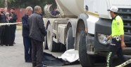 Beton mikserinin altında can verdi