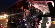 Bilecik'te otobüs ile tır çarpıştı: 17 yaralı